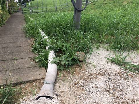 Chiba, drainage gutter pipe installation (995)