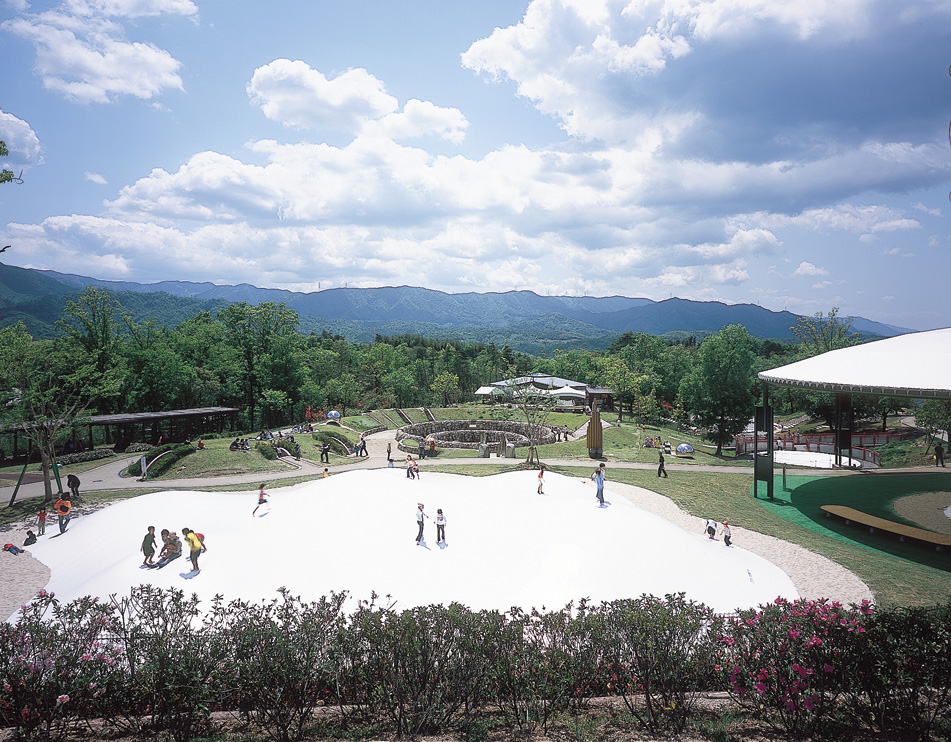 日除けテント：広場/遊び場（国営讃岐まんのう公園）