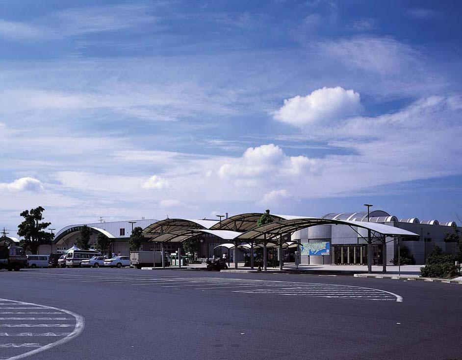 Handicapped parking lot at Kamigo SA on the Tomeihan Expressway
