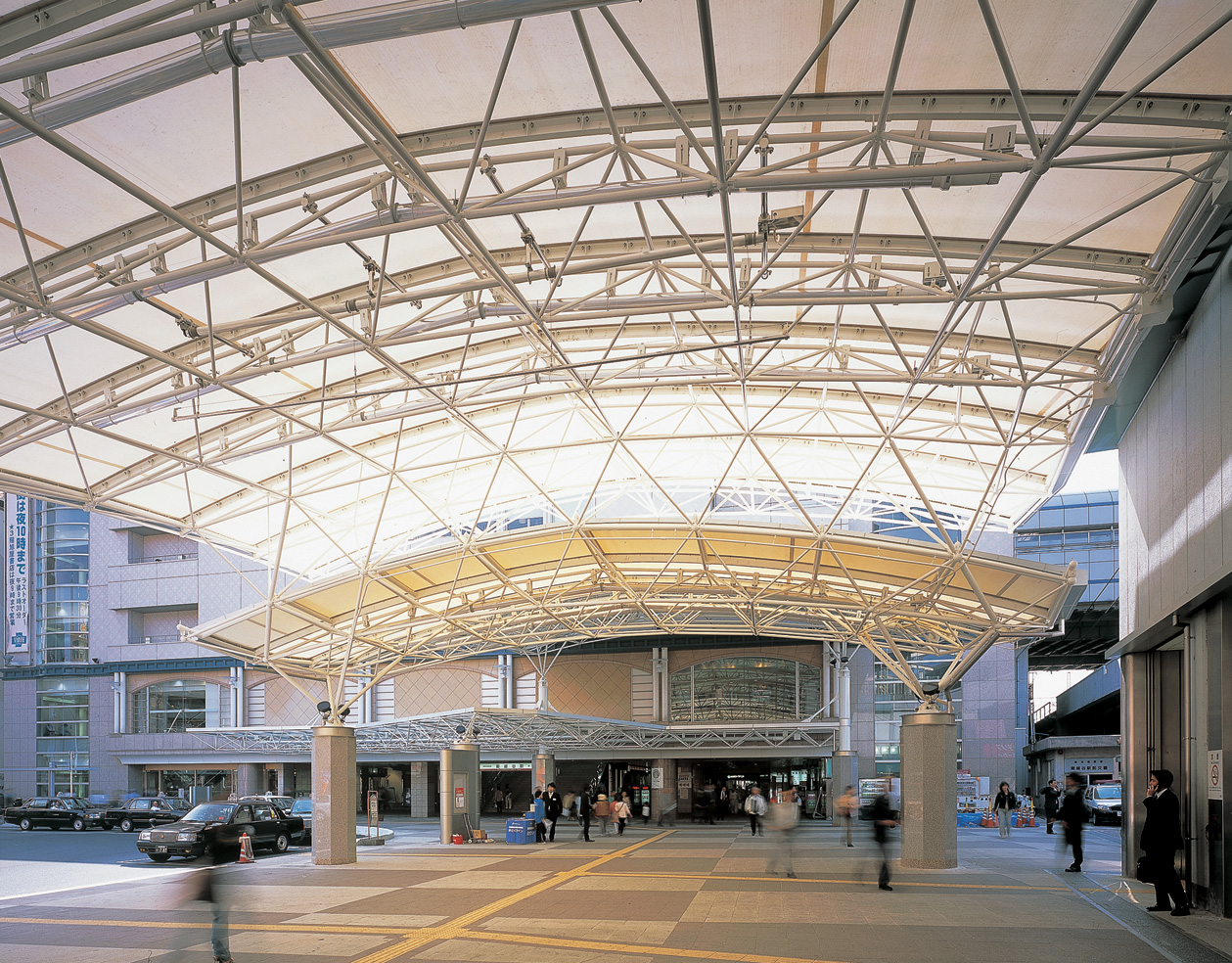 JR南越谷駅南口駅前広場
