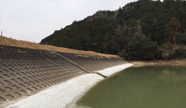 三重県池堤体補修工事