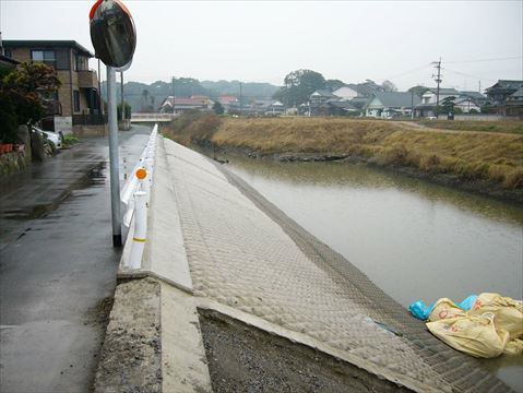福岡県　河川整備法面保護工事2(793)