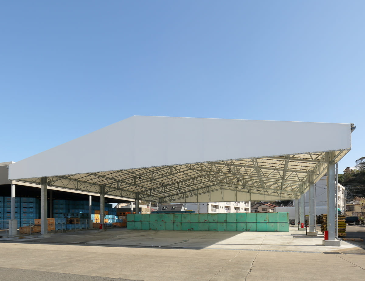 開放型 膜構造建築
