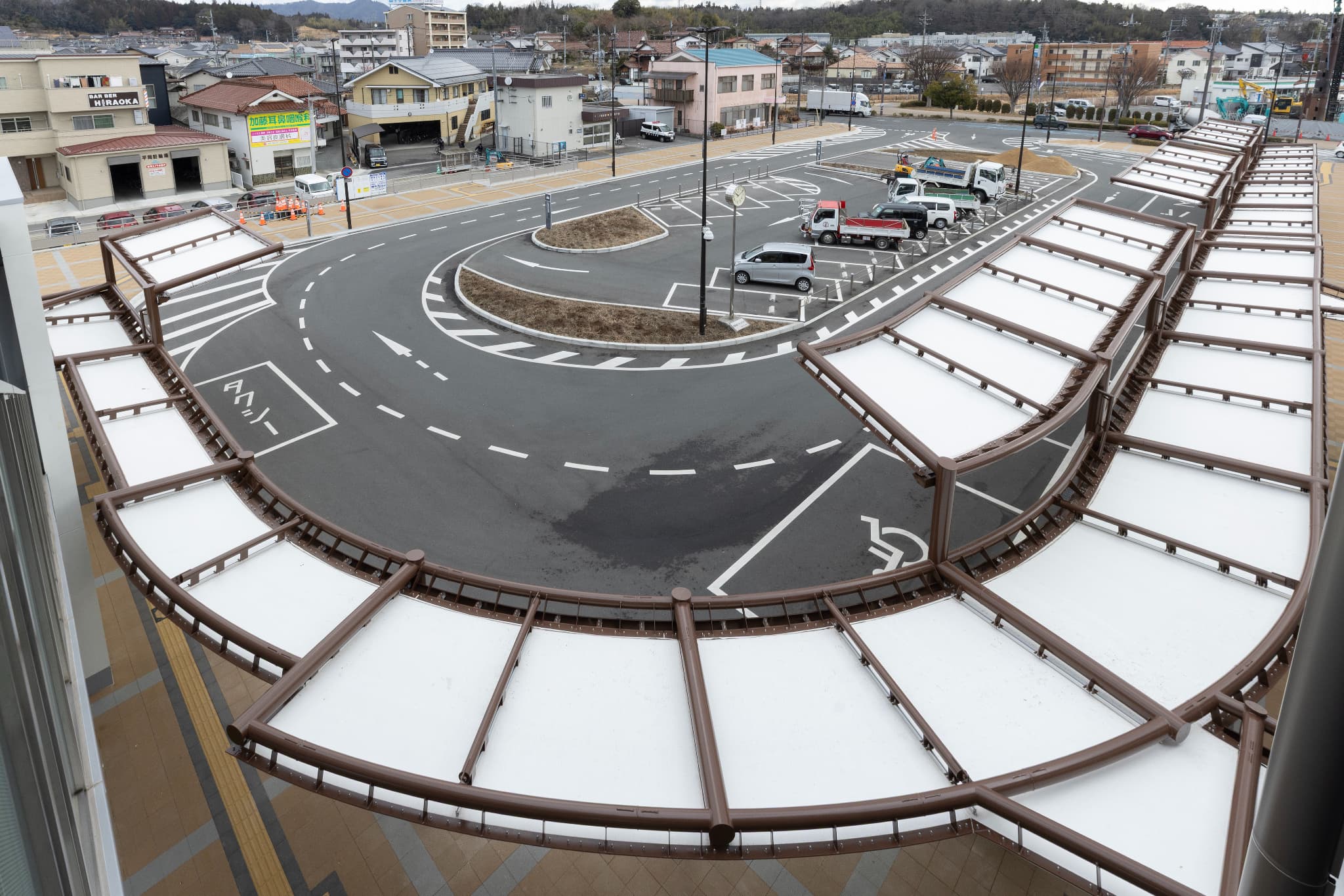 西高屋駅北口駅前広場シェルター